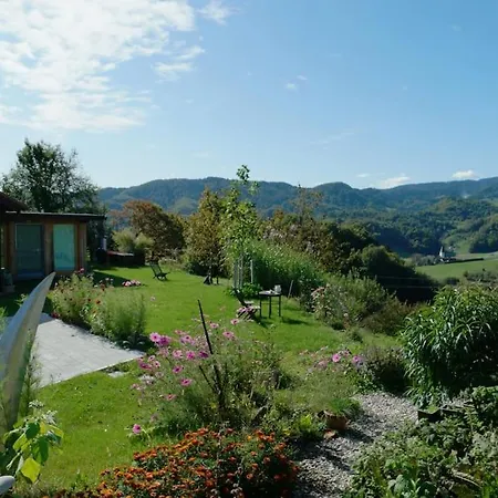 펜션 Wohlfuehlhaus Mit Grossem Garten