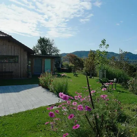 Wohlfuehlhaus Mit Grossem Garten Zgornja Kungota